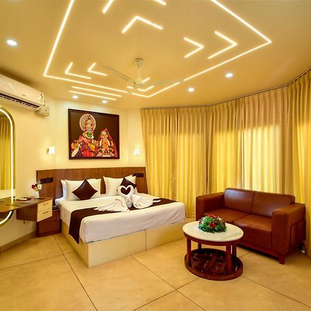 Krishnatheeram Ayur Holy Beach Resorts Varkala Buitenkant foto