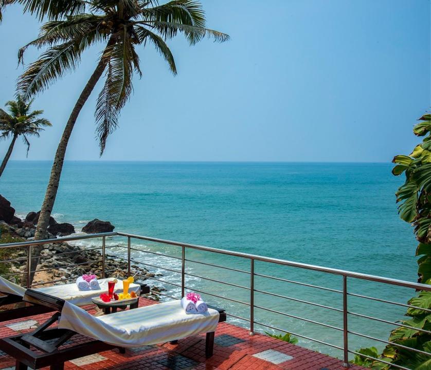 Krishnatheeram Ayur Holy Beach Resorts Varkala Buitenkant foto